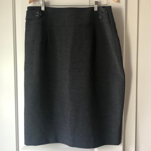 Size 16 Three piece grey suit w/ beautiful details - Picture 6 of 8